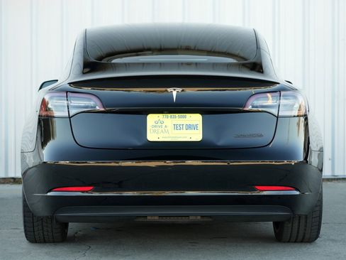 Used 2022 Tesla Model 3 Performance image 11