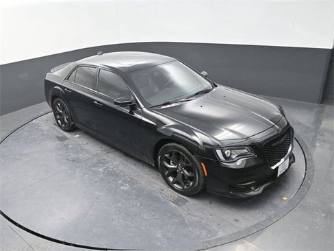 Used 2021 Chrysler 300 S w/ S Model Appearance Package image 9