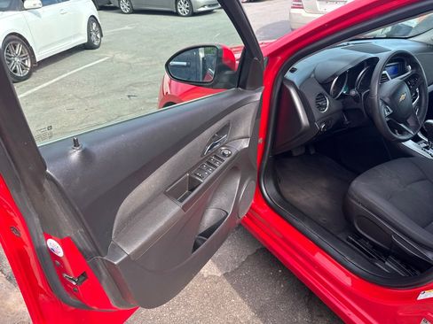 Used 2016 Chevrolet Cruze LT image 10