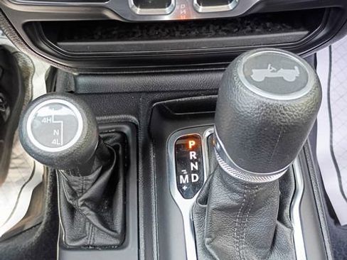Used 2020 Jeep Wrangler Sport AWD/4WD image 18