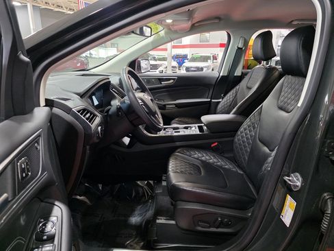 Used 2023 Ford Edge Titanium image 16