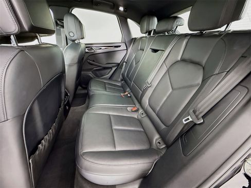 Used 2017 Porsche Macan image 24