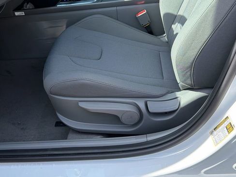New 2026 Hyundai Elantra SE FWD image 11