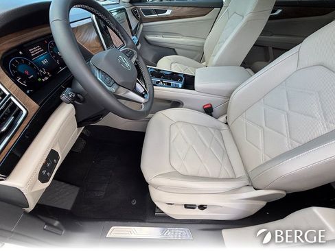 New 2026 Volkswagen Atlas SE FWD image 17