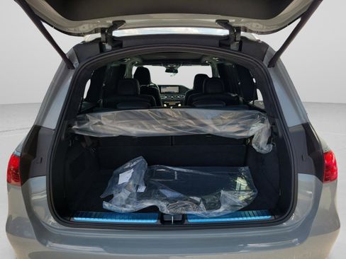 New 2026 Mercedes-Benz GLS 63 AMG 4MATIC image 9