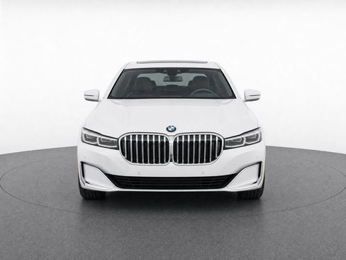 Used 2022 BMW 740i w/ Premium Package RWD image 7