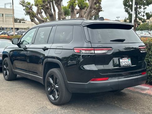 Used 2023 Jeep Grand Cherokee L Laredo RWD image 4