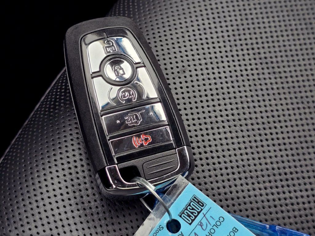 Used 2025 Lincoln Corsair Reserve AWD/4WD image 33