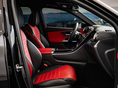 Used 2024 Mercedes-Benz GLC 43 AMG 4MATIC image 26