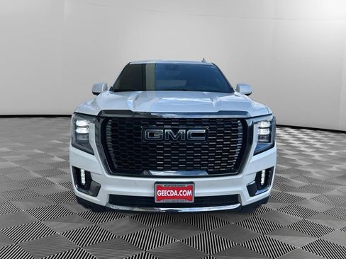 Used 2024 GMC Yukon Denali Ultimate AWD/4WD image 2