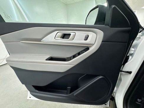 New 2026 Ford Explorer Active w/ Active Comfort Package image 16