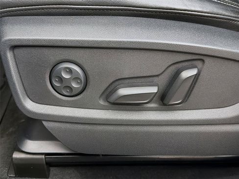 Used 2021 Audi Q5 e Premium Plus w/ Premium Plus Package AWD/4WD image 40