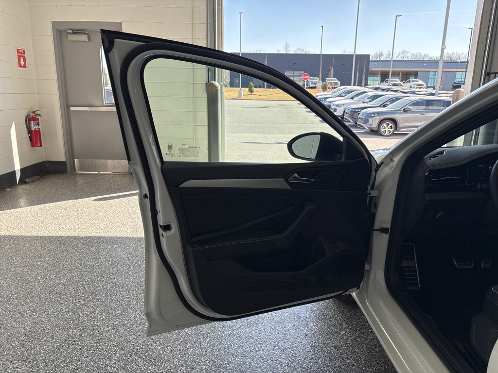 Certified 2026 Volkswagen Jetta Sport FWD image 9