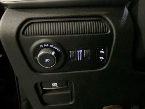 Used 2024 Jeep Wagoneer Series II w/ Flexible Seating Group image 16