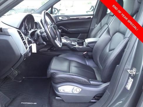 Used 2016 Porsche Cayenne image 8