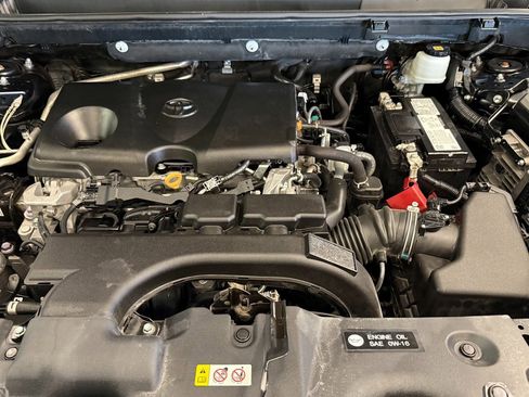 Used 2021 Toyota RAV4 LE image 22