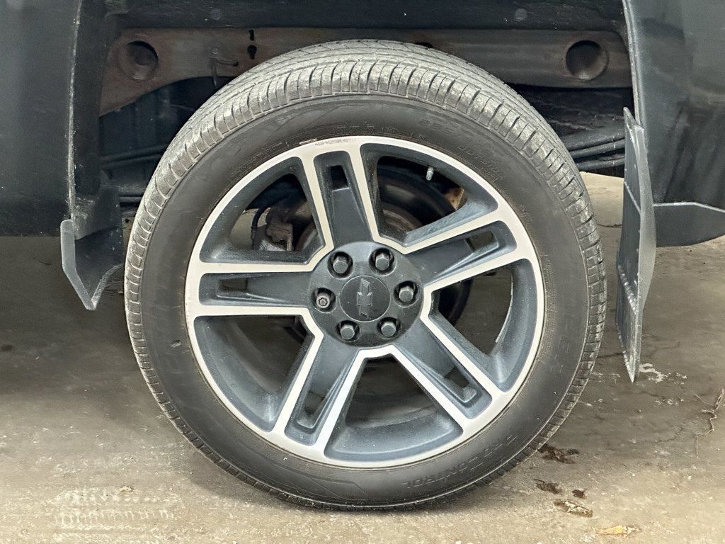 Used 2018 Chevrolet Silverado 1500 LT w/ LPO, Black Pack AWD/4WD image 40