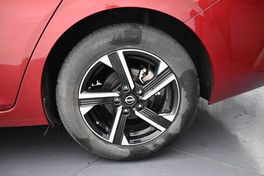 Used 2024 Nissan Sentra SV FWD image 15