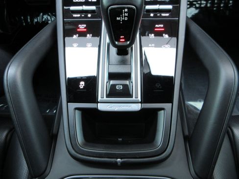Used 2021 Porsche Cayenne GTS AWD/4WD image 53