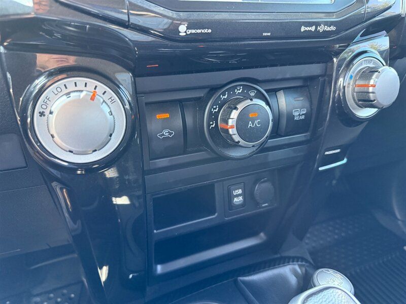 Used 2018 Toyota 4Runner TRD Off-Road w/ TRD Performance Package AWD/4WD image 19
