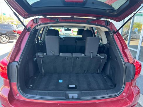 Used 2017 Nissan Pathfinder SV image 15