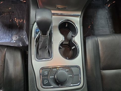 Used 2018 Jeep Grand Cherokee Limited w/ Trailer Tow Group IV image 29