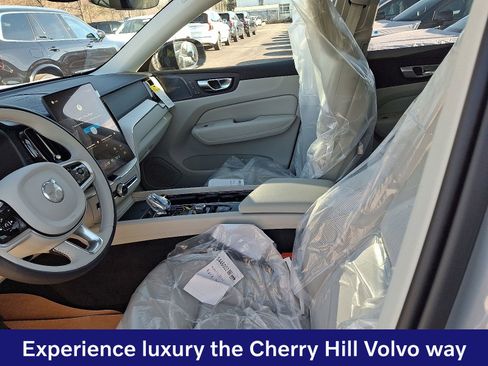 New 2026 Volvo XC60 T8 Ultra w/ Protection Package Premier AWD/4WD image 10