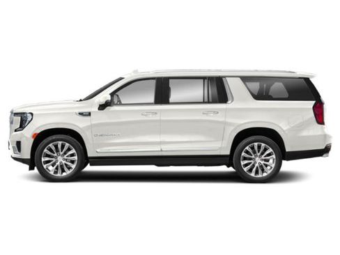 Used 2021 GMC Yukon XL Denali w/ Denali Ultimate Package AWD/4WD image 3