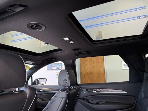 Used 2023 Buick Enclave Avenir w/ Avenir Technology Package image 17