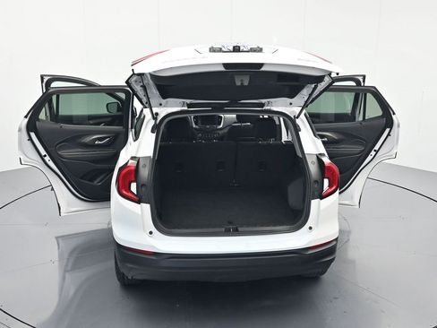 Used 2024 GMC Terrain SLE AWD/4WD image 44
