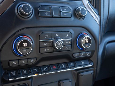 Used 2020 Chevrolet Silverado 3500 High Country image 13