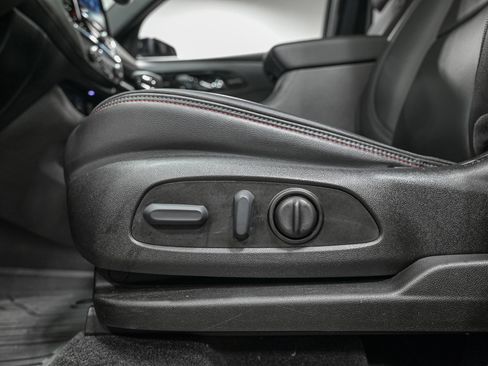 Used 2023 Chevrolet Traverse RS AWD/4WD image 14