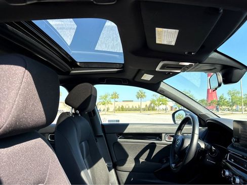 Used 2025 Honda Civic Sport image 8