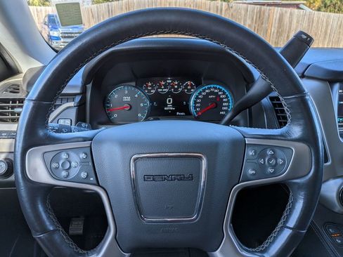 Used 2020 GMC Yukon XL Denali w/ Open Road Package image 30