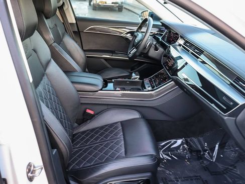Used 2022 Audi S8 AWD/4WD image 20