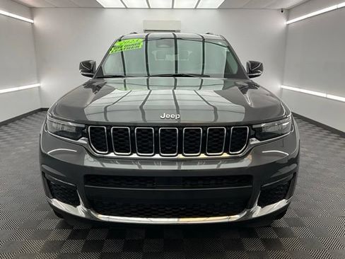 Used 2023 Jeep Grand Cherokee L Limited AWD/4WD image 2