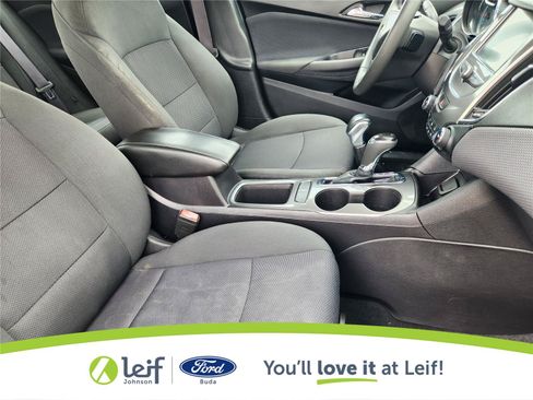 Used 2017 Chevrolet Cruze LT w/ Convenience Package FWD image 13