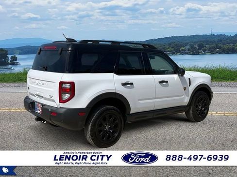 Used 2025 Ford Bronco Sport Badlands AWD/4WD image 3