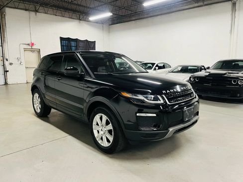 Used 2017 Land Rover Range Rover Evoque SE AWD/4WD image 4