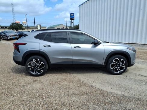Used 2025 Chevrolet Trax RS FWD image 5