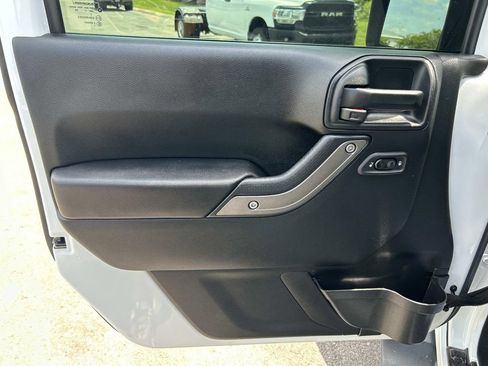Used 2017 Jeep Wrangler Sport w/ Quick Order Package 24S AWD/4WD image 20