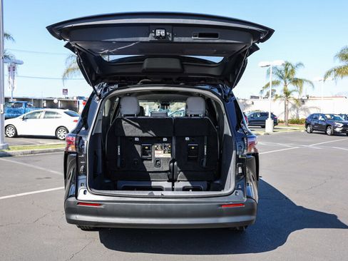 Certified 2024 Toyota Sienna LE image 26