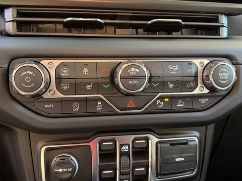 New 2026 Jeep Gladiator Mojave AWD/4WD image 20