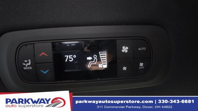 Used 2026 Chrysler Pacifica Select w/ S Appearance Package FWD image 17