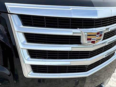 Used 2017 Cadillac Escalade Premium Luxury w/ LPO, Radiant Package image 27