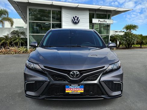 Used 2023 Toyota Camry SE w/ Convenience Package FWD image 2