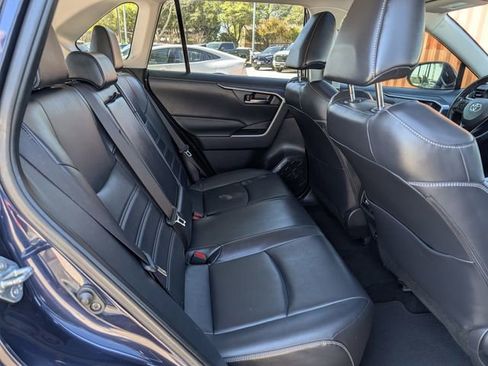 Used 2023 Toyota RAV4 XLE Premium image 31