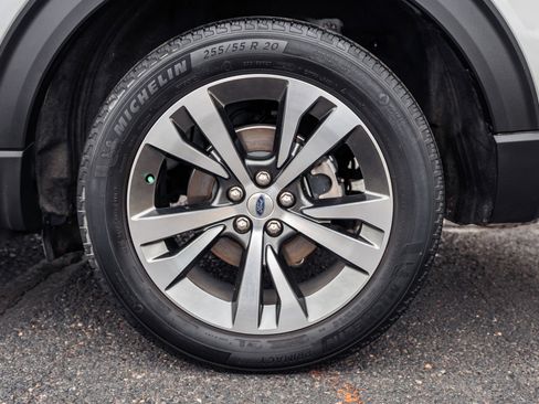 Certified 2020 Ford Explorer Platinum w/ Premium Technology Package image 11