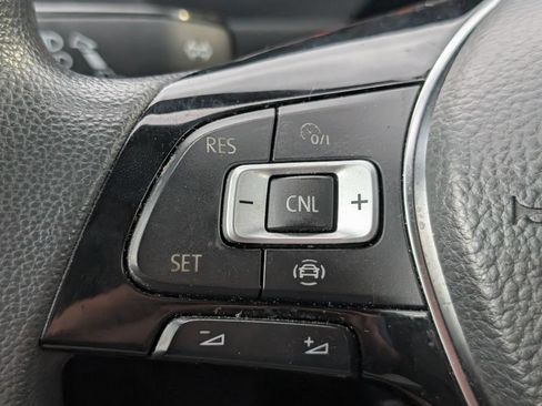 Used 2020 Volkswagen Tiguan S FWD image 14