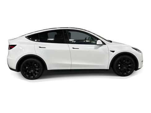 Certified 2023 Tesla Model Y Long Range AWD/4WD image 7